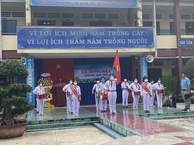 Le chao co trong ngay tong ket nam hoc 2022-2023